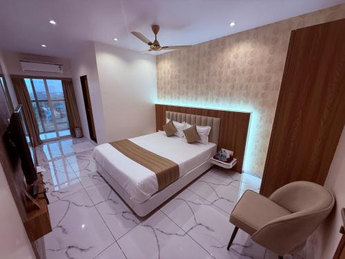Hotel Triveni Inn Ambernath,5Th & 6Th Floor, Gps Business Park, Railway Station, Plot No. 2, Opp. Shivaji Maharaj Showk, Near Ambernath, Kansai Section, Ambernath, Maharashtra,3 star