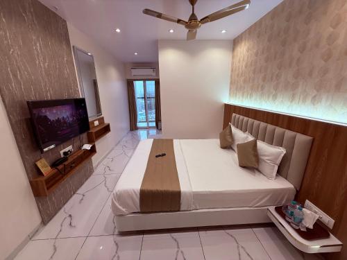 Hotel Triveni Inn Ambernath,5Th & 6Th Floor, Gps Business Park, Railway Station, Plot No. 2, Opp. Shivaji Maharaj Showk, Near Ambernath, Kansai Section, Ambernath, Maharashtra,3 star