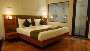 the aura hotel and banquet