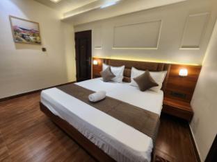 the aura hotel and banquet