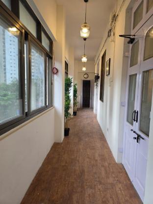 service apartment in malabar hill by florastays
