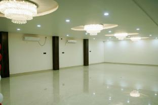 Hotel Adhishree,,5 star