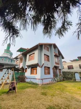 ainoor cottage srinagar 10 km from dal lake