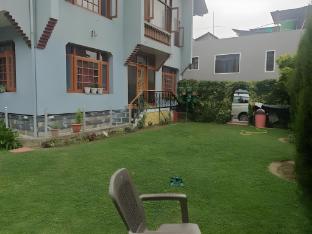 ainoor cottage srinagar 10 km from dal lake