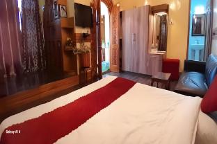ainoor cottage srinagar 10 km from dal lake