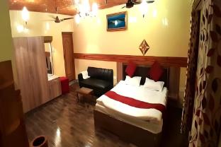 ainoor cottage srinagar 10 km from dal lake
