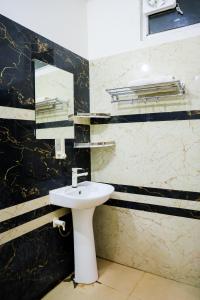 hotel luxury palace vrindavan