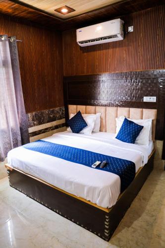 hotel luxury palace vrindavan