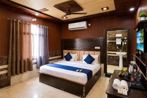 hotel luxury palace vrindavan
