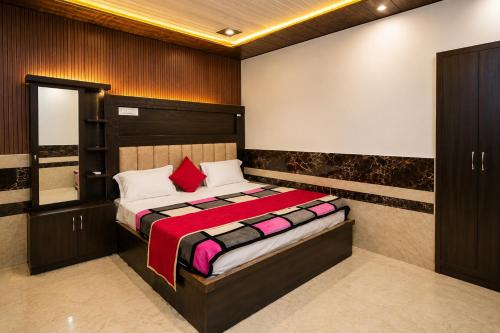hotel luxury palace vrindavan