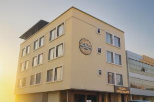 travinities hotel avni palace