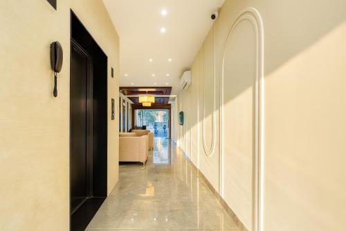 travinities hotel avni palace