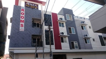 Ses Naga Cottage,,2 star
