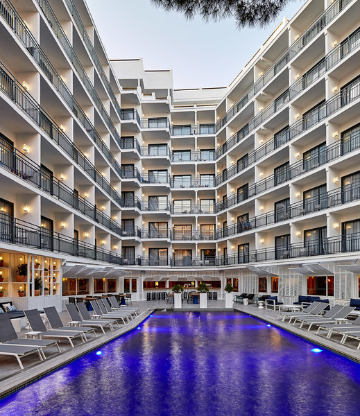 hotel delamar adults only