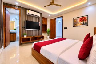 Hotel Sky Lite,,5 star