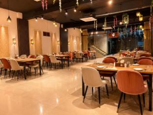 Hotel Sky Lite,,5 star