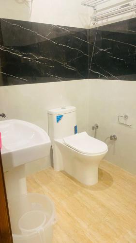 hotel ratti inn