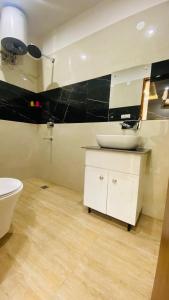 hotel ratti inn