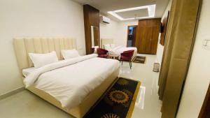 hotel ratti inn