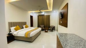 hotel ratti inn