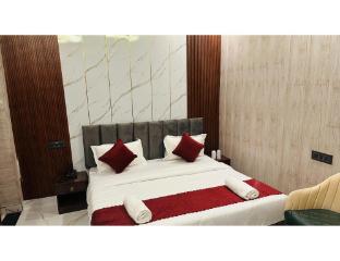 Sri Viswanath Retreat Near Kashi Viswanath Mandir,,5 star