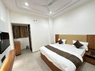 hotel madhav inn