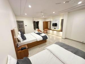 hotel madhav inn