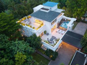 ama stays and trails hermitage villa kolkata