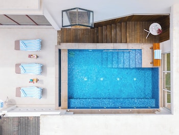 ama stays and trails hermitage villa kolkata