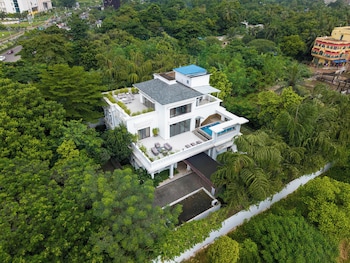 ama stays and trails hermitage villa kolkata