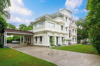 Ama Stays & Trails Hermitage Villa, Kolkata,,2 star
