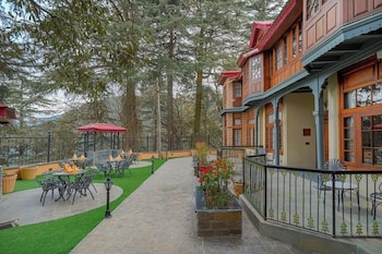 blusalzz terrah hills resort dalhousie