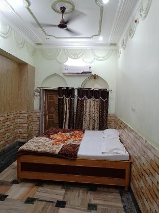 maa annapurna grand guests house in varanasi