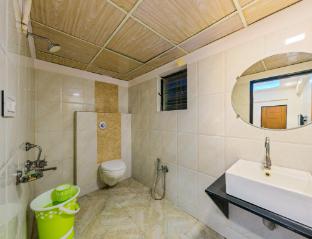 the solapur inn hotel