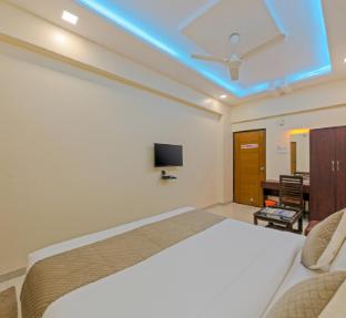 the solapur inn hotel