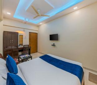 the solapur inn hotel