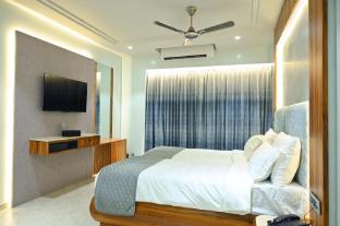 Subbayya Inn,,5 star