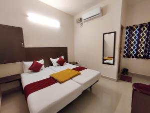 super hotel o red moon residency