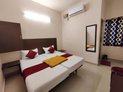 super hotel o red moon residency