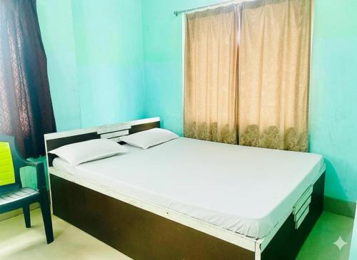 alkapuri guest house