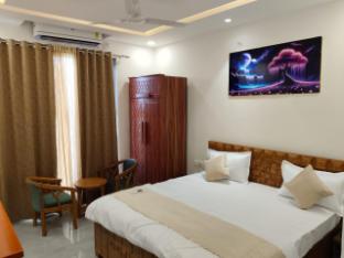 aadhya hotel and adhira restaurant