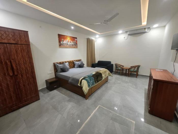 aadhya hotel and adhira restaurant
