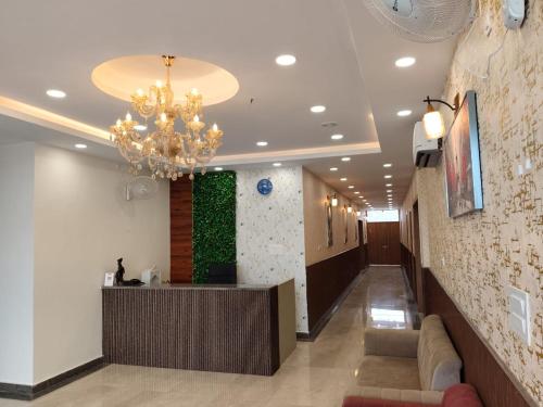 Aadhya Hotel & Adhira Restaurant,,2 star