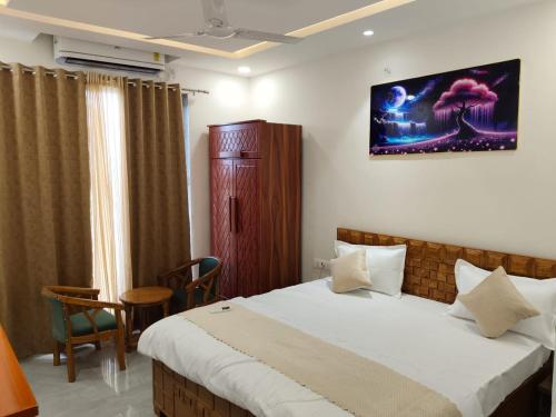 aadhya hotel and adhira restaurant