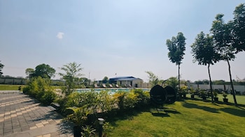Zuke Garden & Resort,,3 star