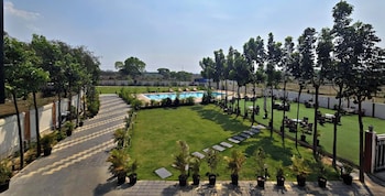 Zuke Garden & Resort,,3 star