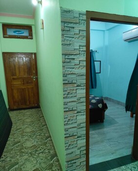 Rama Guest House,,2 star