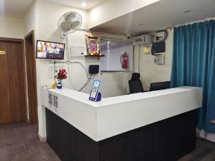 gayathri metro deluxe rooms