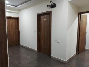 gayathri metro deluxe rooms