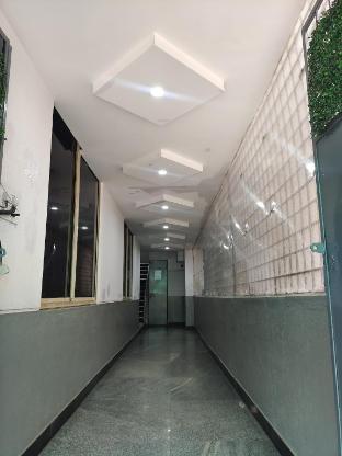 gayathri metro deluxe rooms